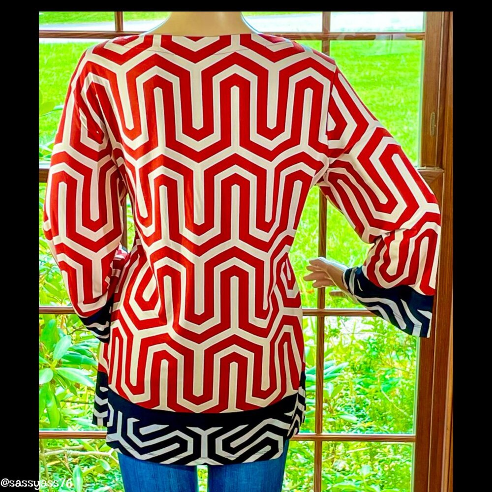 ▪️JM COLLECTION▪️Stud Accented Geometric Color Block Tunic Boatneck Top - Picture 2 of 8